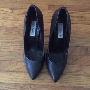 Steve Madden Galleryy Pumps